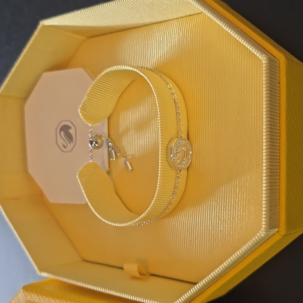 Elegant Gold Bracelet with Silver Accents